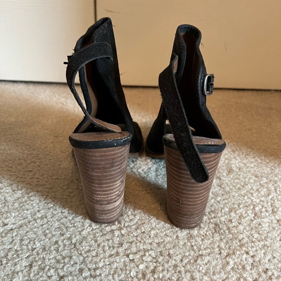 Lucky Brand Black/Brown Heels - Picture 3 of 3